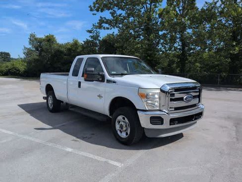 Used 2011 Ford F250 XLT w/ XLT Interior Pkg AWD/4WD image 2