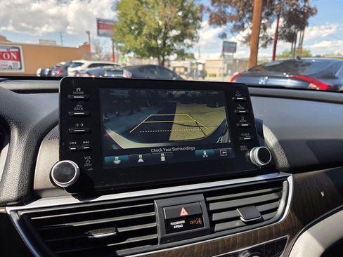 Used 2020 Honda Accord Touring image 9