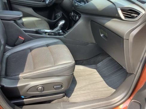 Used 2021 Buick Encore GX Essence w/ Advanced Technology Package FWD image 28
