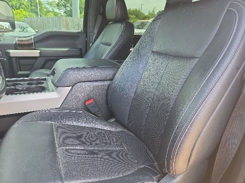 Used 2022 Ford F250 Lariat w/ Lariat Ultimate Package AWD/4WD image 8