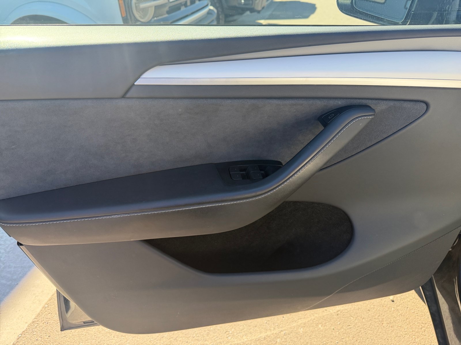 Used 2024 Tesla Model Y Long Range RWD image 13