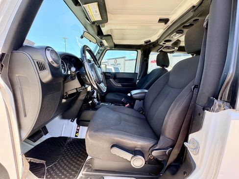 Used 2016 Jeep Wrangler Sport w/ Quick Order Package 24S AWD/4WD image 10