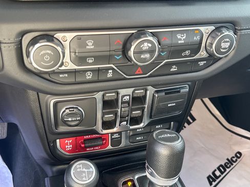 Used 2026 Jeep Gladiator Mojave AWD/4WD image 20