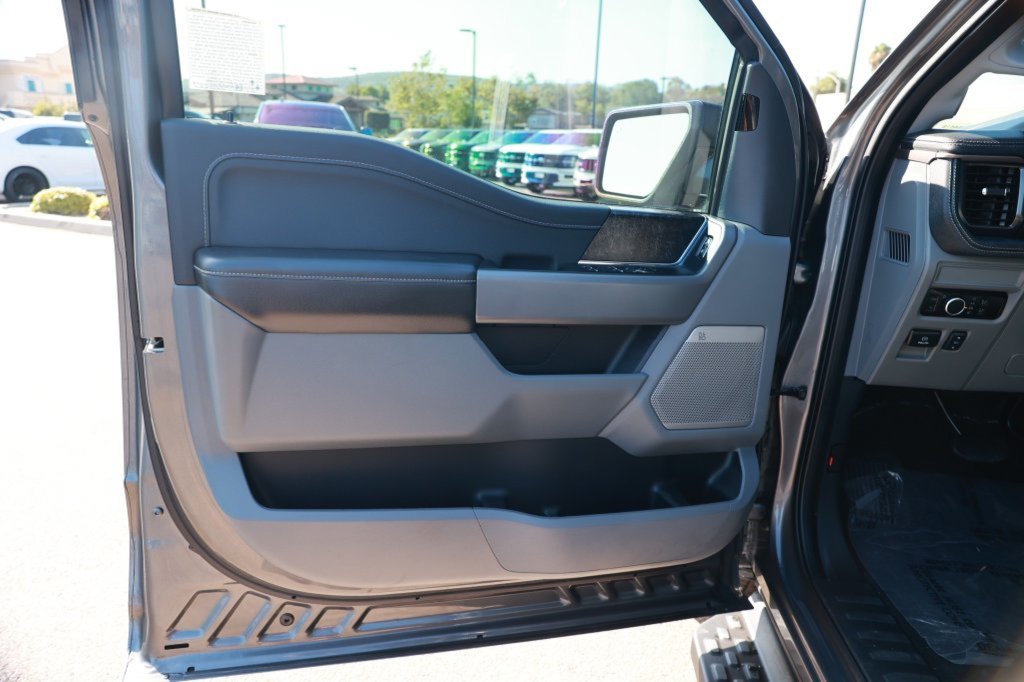 Used 2025 Ford F150 Lightning Flash AWD/4WD image 20