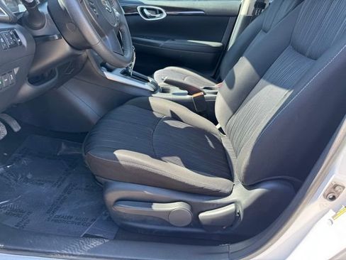 Used 2017 Nissan Sentra SV image 5