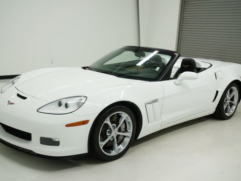 Used 2011 Chevrolet Corvette Grand Sport w/ Preferred Equipment Group image 8
