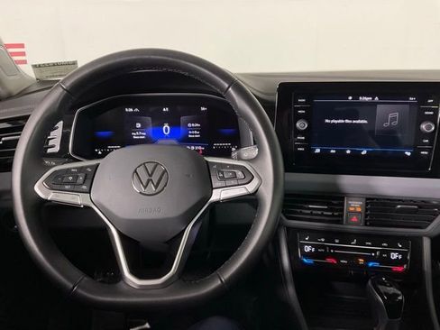 Used 2025 Volkswagen Jetta SE image 17