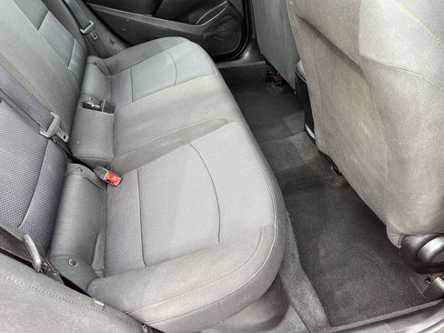 Used 2018 Chevrolet Cruze LS FWD image 12