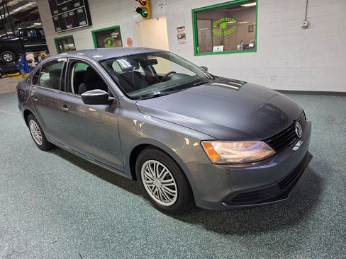 Used 2012 Volkswagen Jetta S image 4