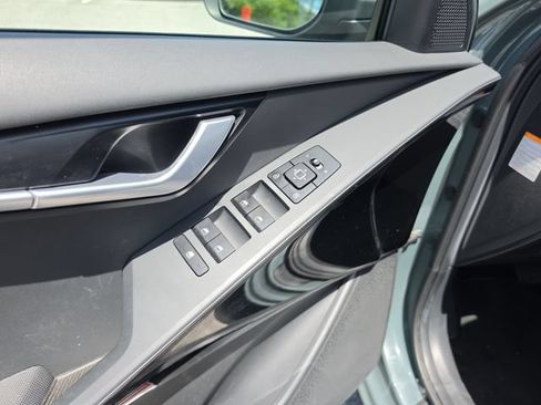 Certified 2023 Kia Niro EX FWD image 17