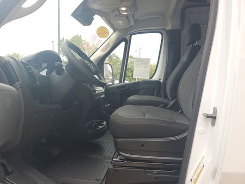 Used 2025 RAM ProMaster 2500 w/ Storage Group image 6