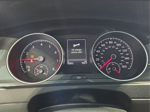 Used 2021 Volkswagen Golf TSI image 25