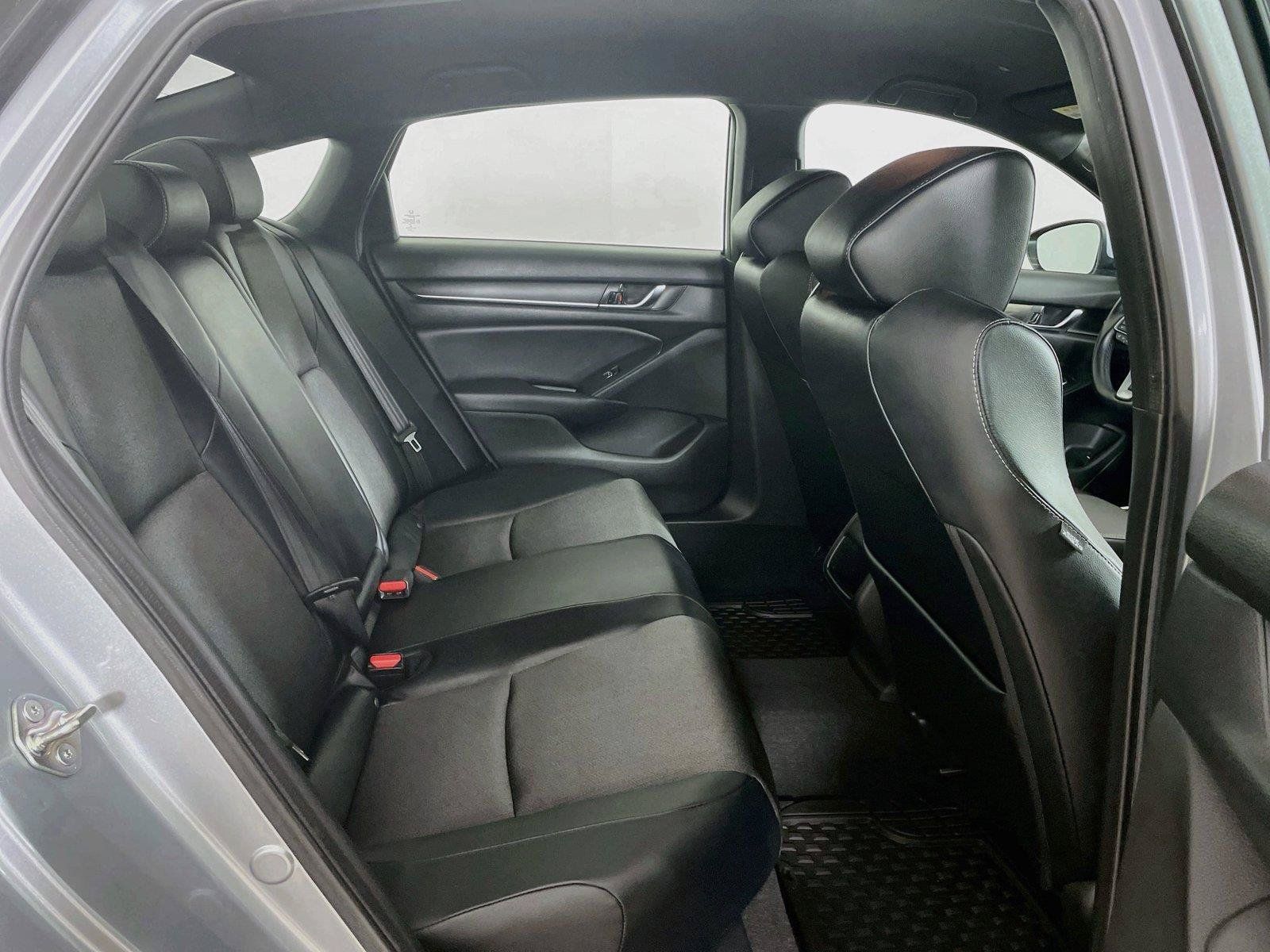 Used 2018 Honda Accord Sport image 24