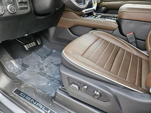 New 2026 GMC Yukon Denali AWD/4WD image 4