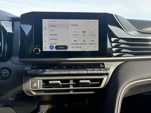 Used 2025 Toyota Camry LE image 18