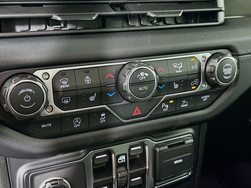 New 2026 Jeep Gladiator Mojave AWD/4WD image 22