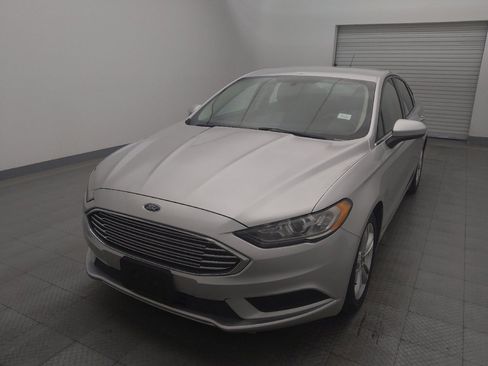 Used 2018 Ford Fusion SE w/ Fusion SE Technology Package image 15
