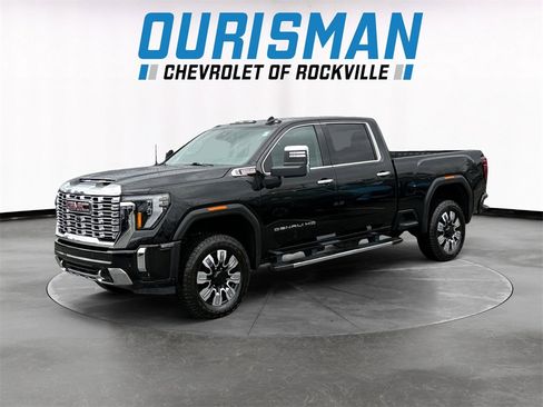 Used 2025 GMC Sierra 2500 Denali image 2