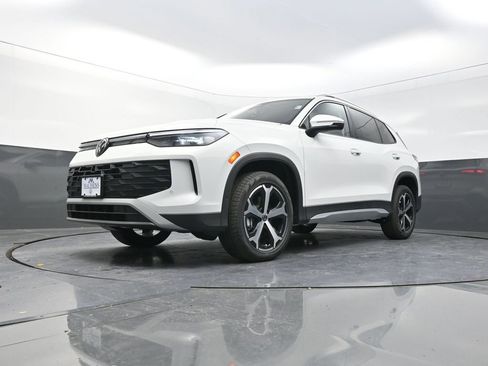 New 2026 Volkswagen Tiguan SE image 23