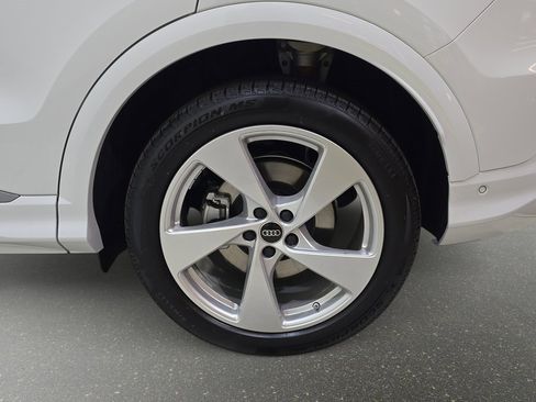 New 2025 Audi Q5 Prestige image 33