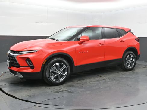 Used 2025 Chevrolet Blazer LT AWD/4WD image 5