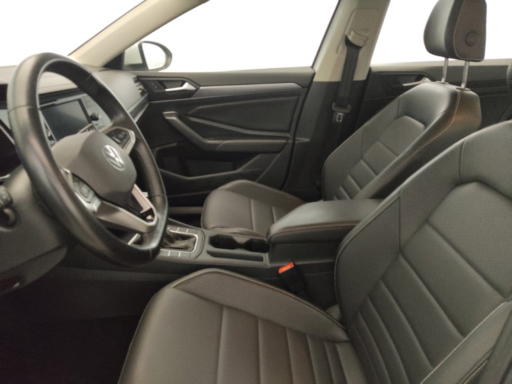 Used 2024 Volkswagen Jetta SE FWD image 17