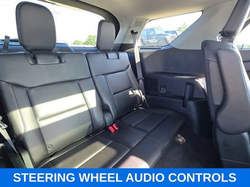 Used 2022 Ford Explorer Limited w/ Equipment Group 301A AWD/4WD image 16