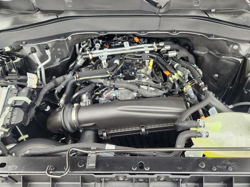 New 2026 Ford Explorer Active RWD image 31