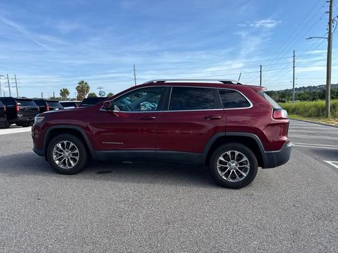 Used 2021 Jeep Cherokee Latitude Plus AWD/4WD image 4