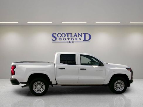 Used 2024 Chevrolet Colorado W/T RWD image 5