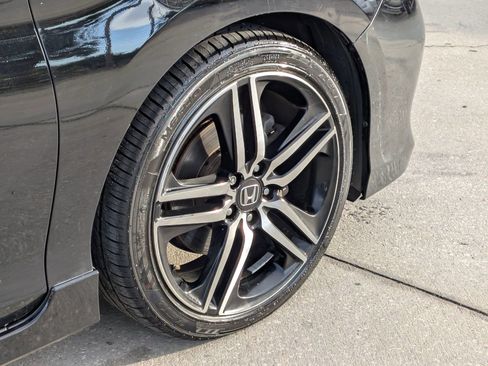 Used 2017 Honda Accord Sport image 7
