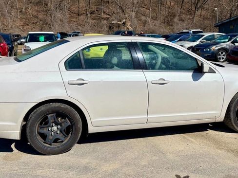 Used 2010 Ford Fusion SE image 4