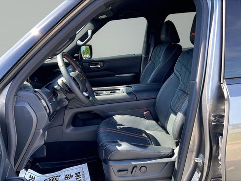 Certified 2025 Nissan Armada PRO-4X AWD/4WD image 25