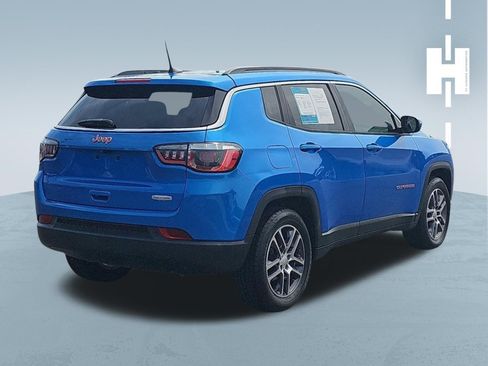 Used 2019 Jeep Compass Latitude w/ Popular Equipment Group FWD image 4