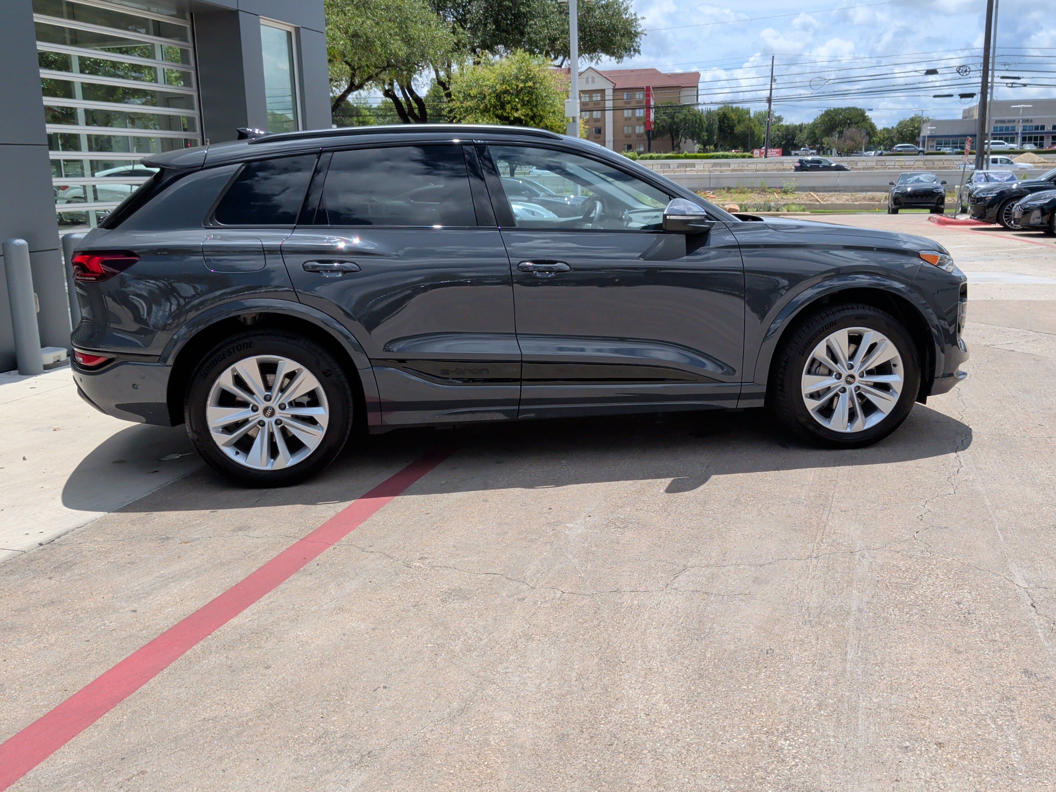 Certified 2025 Audi Q6 e-tron Premium w/ Convenience Package RWD image 11