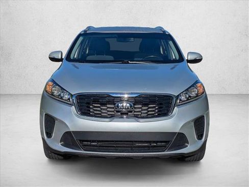 Used 2019 Kia Sorento FWD w/ LX Convenience Package image 2