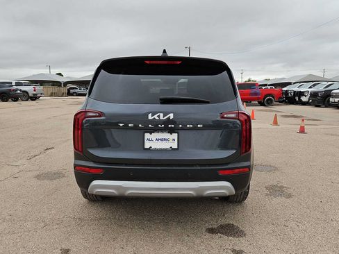 Used 2022 Kia Telluride LX FWD image 7