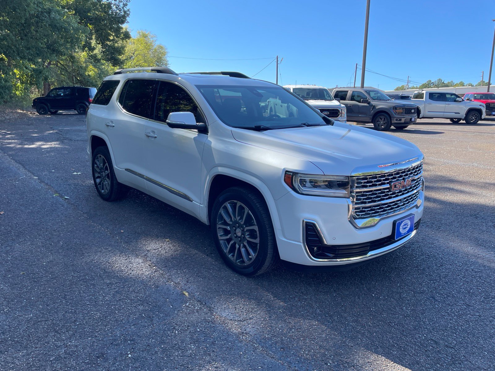 Used 2021 GMC Acadia Denali w/ Denali Technology Package FWD image 13