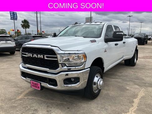Used 2024 RAM 3500 Tradesman w/ Chrome Appearance Group image 3