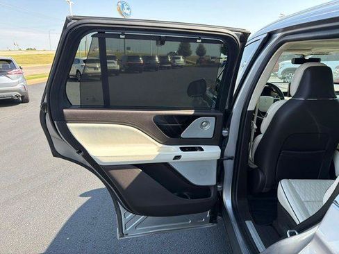 Used 2021 Lincoln Aviator Black Label w/ Class IV Trailer Tow Package AWD/4WD image 32