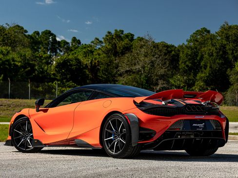 Used 2021 McLaren 765LT image 57