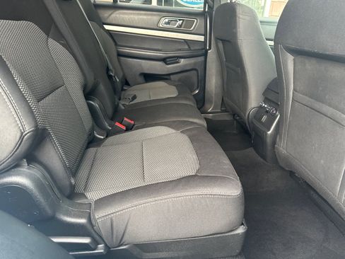 Used 2019 Ford Explorer XLT w/ Equipment Group 201A AWD/4WD image 13