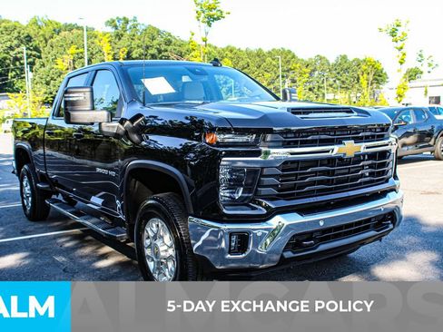 Used 2025 Chevrolet Silverado 3500 LT w/ Safety Package AWD/4WD image 4