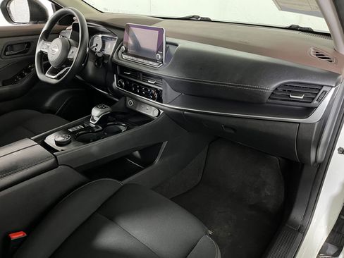 Used 2023 Nissan Rogue S image 24