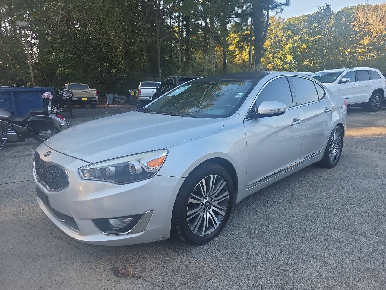 Used 2016 Kia Cadenza Premium FWD image 2