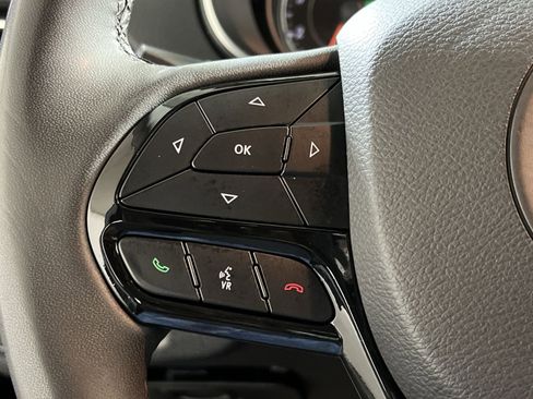 Used 2023 Jeep Cherokee Altitude Lux image 30