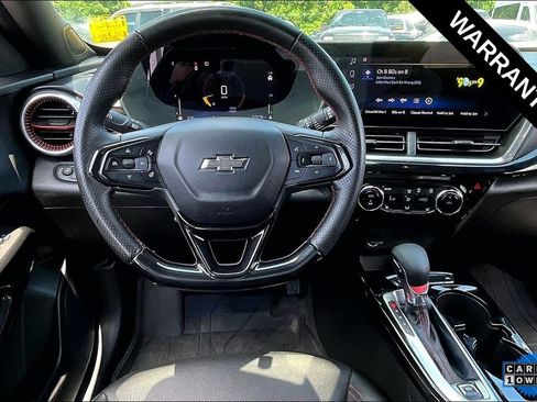Used 2025 Chevrolet Trax RS w/ Driver Confidence Package FWD image 10