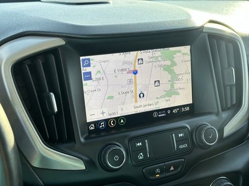 Used 2024 GMC Terrain Denali image 9