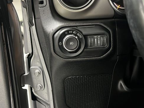 Used 2021 Jeep Wrangler Unlimited Sport image 9