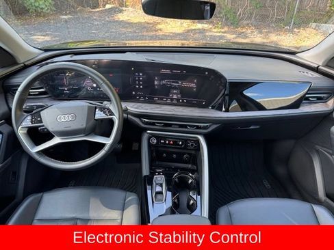Certified 2025 Audi Q5 Premium w/ Convenience Package AWD/4WD image 17